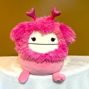 Squishmallow 💕 Caparinne the Bigfoot 11" VALENTINE 2022